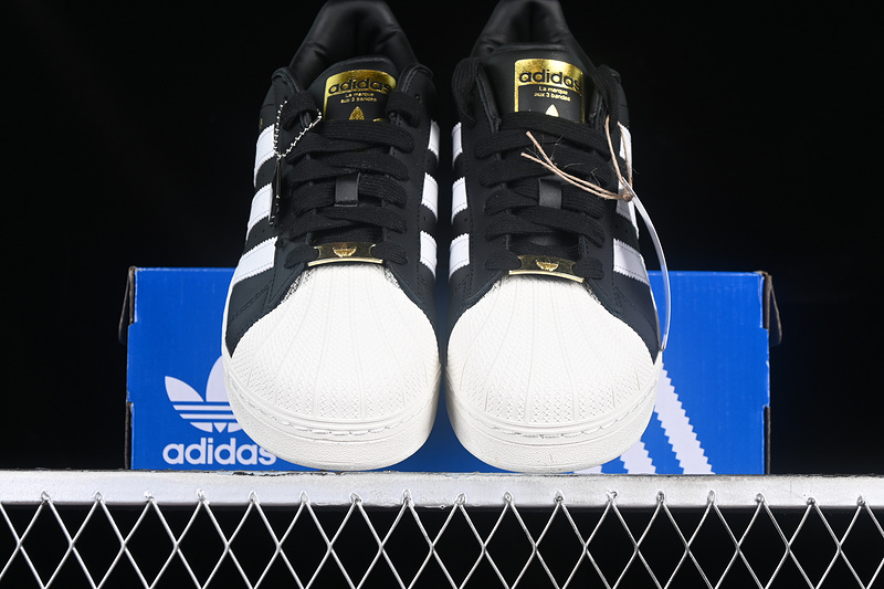 Superstar Xlg Core Black/Footwear White/Gold Metallic 5