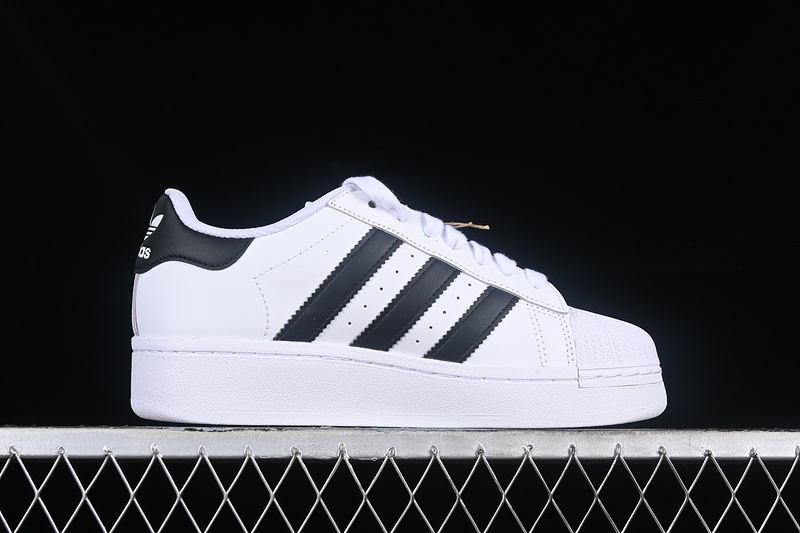 Originals Superstar Xlg Cloud White/Core Black/Cloud White 19