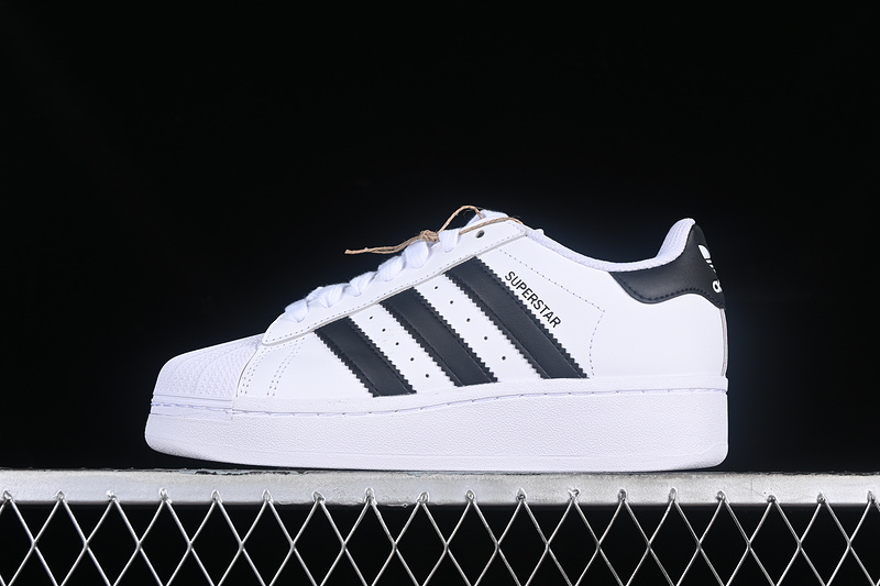 Originals Superstar Xlg Cloud White/Core Black/Cloud White 23