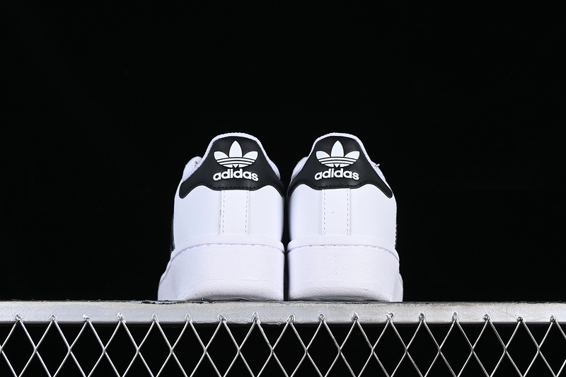 Originals Superstar Xlg White/Black 3