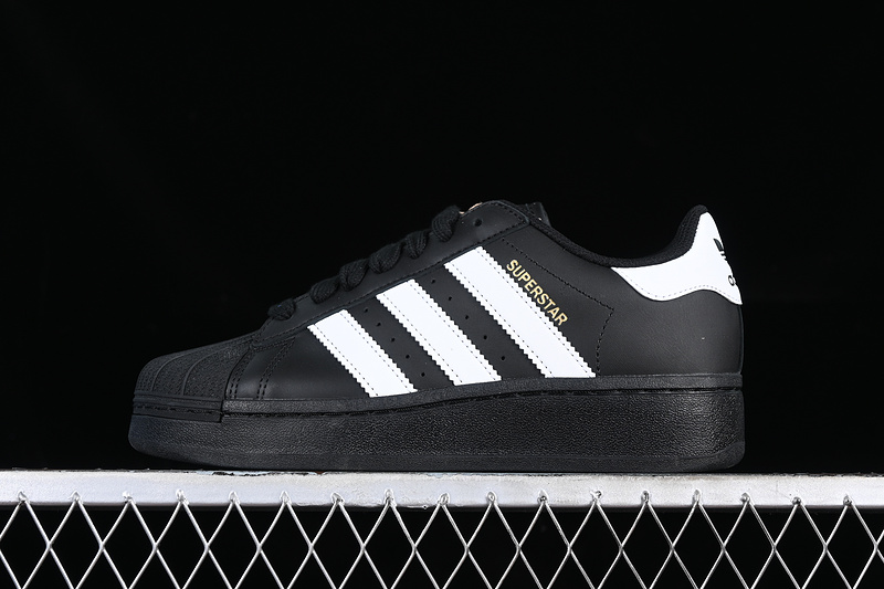 Originals Superstar Xlg White/Black/Gold 23