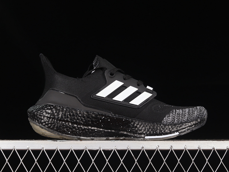 Ultraboost 22 Core Black/Cloud White/Core Black 25