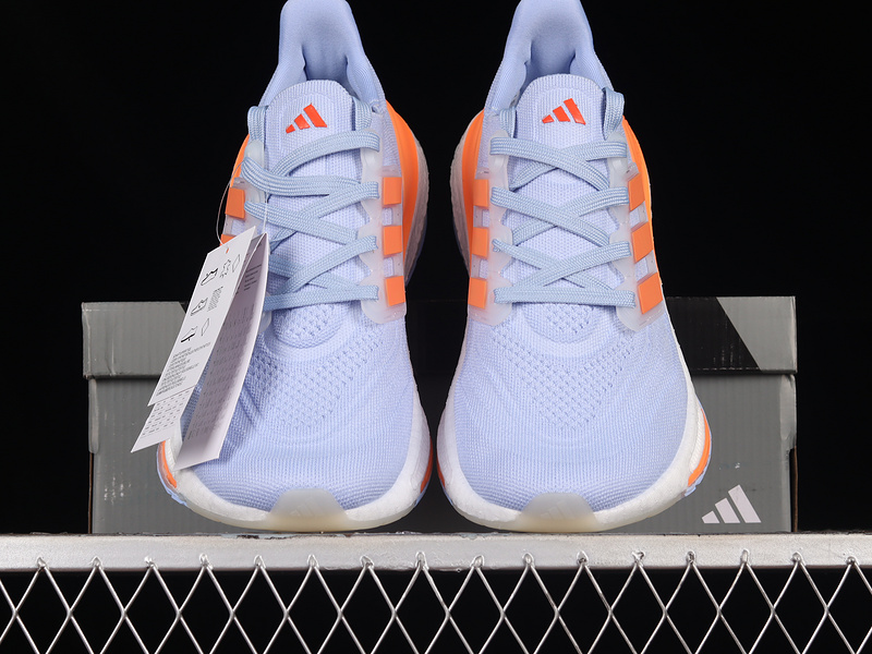 Ultraboost Light Blue Dawn/Coral Fusion/Blue Fusion 17