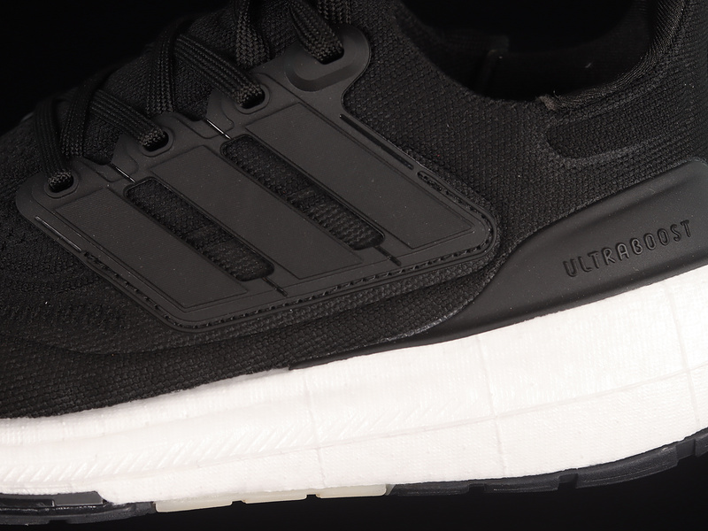 Ultra Boost Light 23 Black/White 29