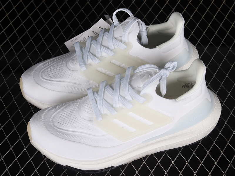 Ultra Boost Light 23 White/Black 15