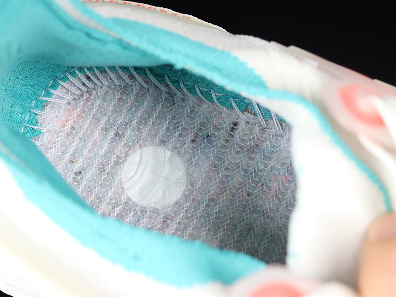 Ultraboost 22 Made With Nature Cloud White/Blue/Fluorescent Green 13