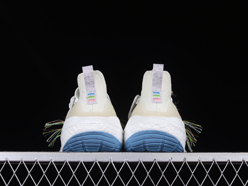 Ultra Boost 22 Shoes Sus Cloud White/Beige/Blue 7