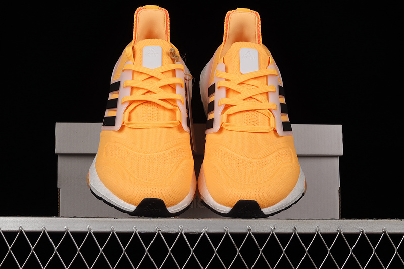 Ultraboost 22 Shoes Orange/Black/Cloud White 25