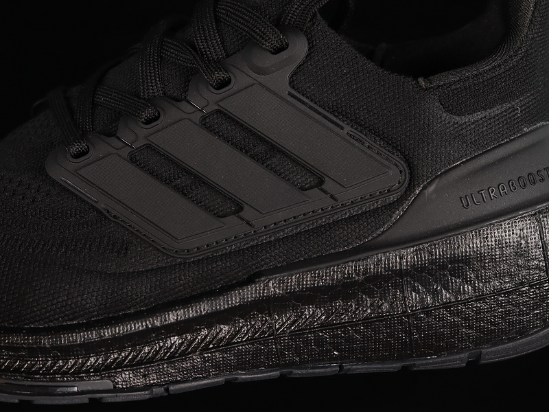 Ultraboost Light Core Black/Core Black/Core Black 23