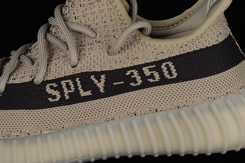 Yeezy 350 V2 Army Green/Army Green/Black 33