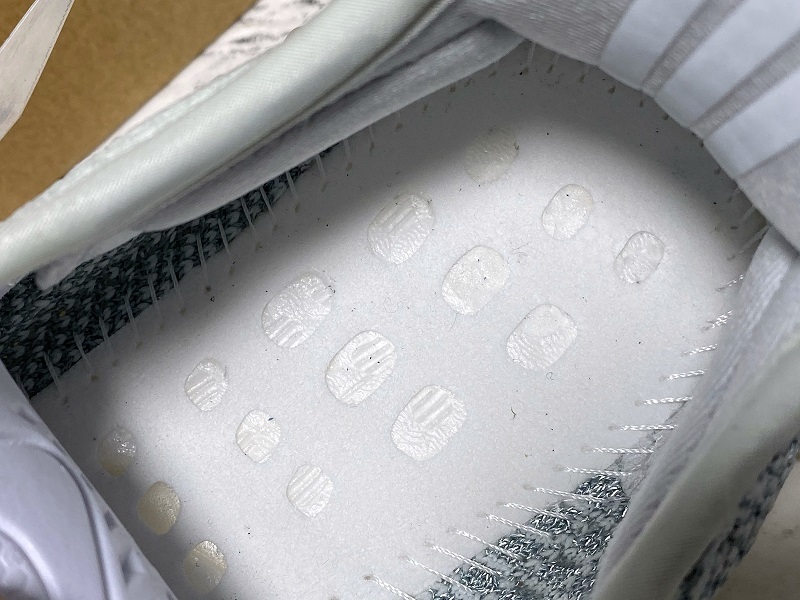 Owf Yeezy Boost 350 V2 Cloud White Reflective 3