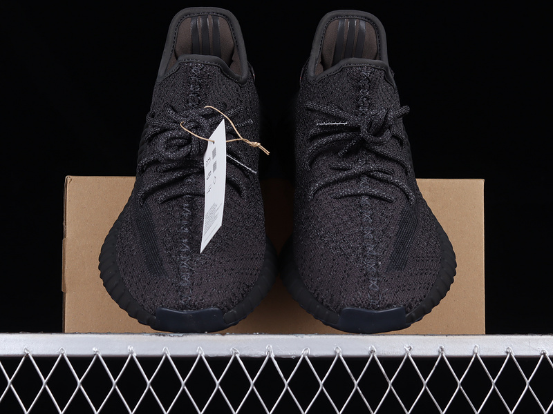 Lw Yeezy Boost 350 V2 Black Reflective/Black Reflective/Black Reflective 5