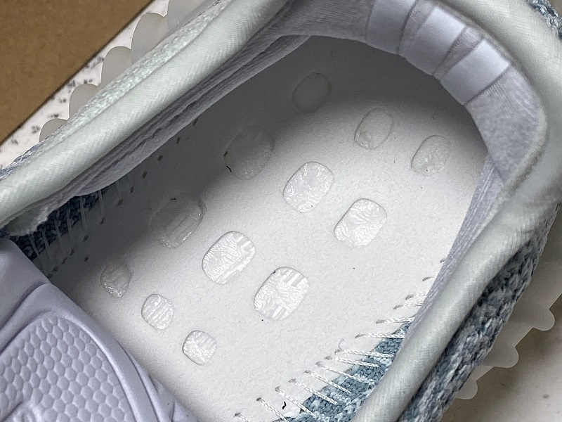 Owf Yeezy Boost 350 V2 Non-Reflective Cloud White 3