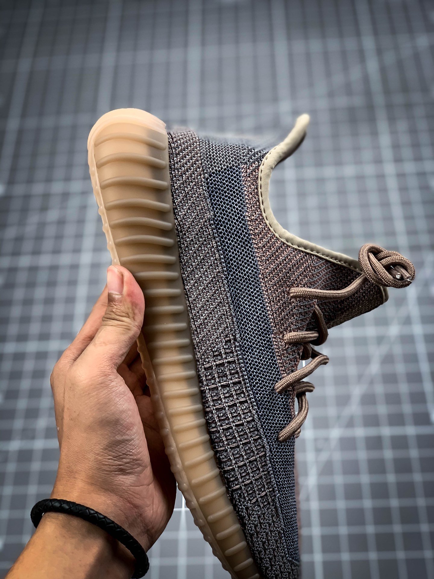 Yeezy Boost 350 V2 Yecher Dark Grey/Brown/Dark Grey 7