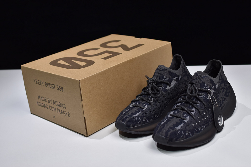 Yeezy Boost 380 Alien Core Black/Core Black/White 39