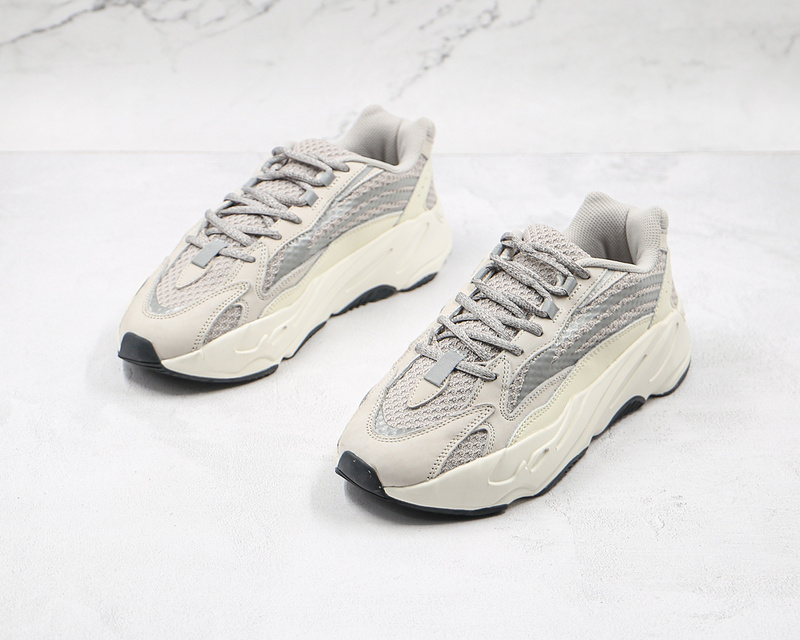 Yeezy Boost 700 V2 Static/Static/Static 7