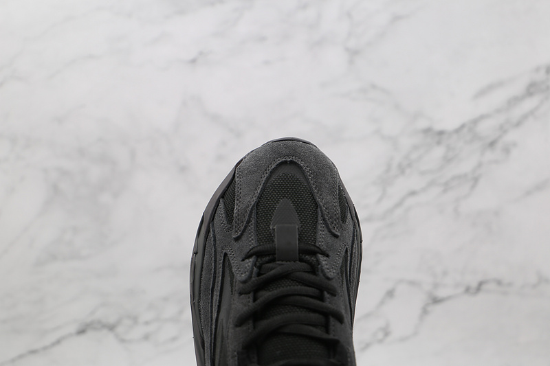 Yeezy Boost 700 V2 Vanta/Vanta/Vanta 5