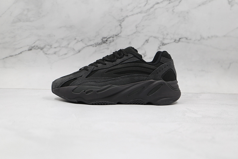 Yeezy Boost 700 V2 Vanta/Vanta/Vanta 9