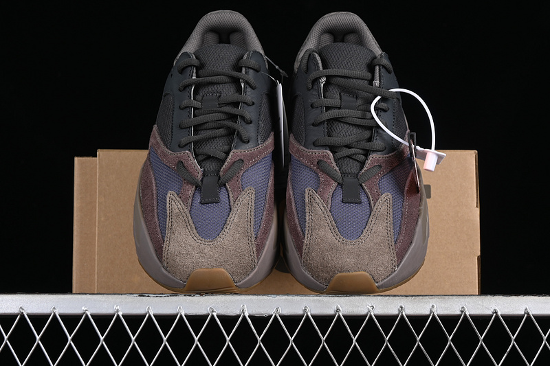 Calabasas Yeezy Boost 700 Runner Mauve/Mauve/Mauve 3