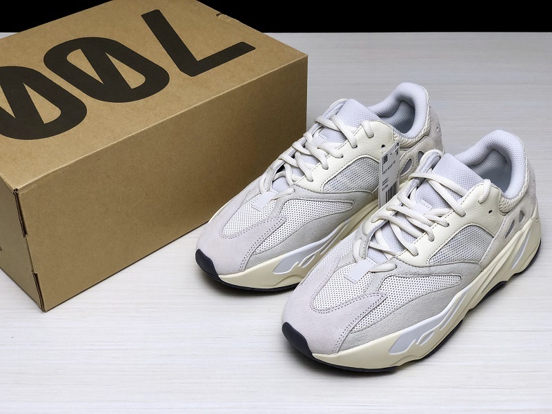 Yeezy Boost 700 Shoes Analog/Analog/Analog 31