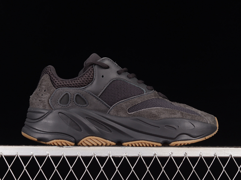 Og Yeezy Boost 700 Utility Black/Utility Black/Utility Black 3