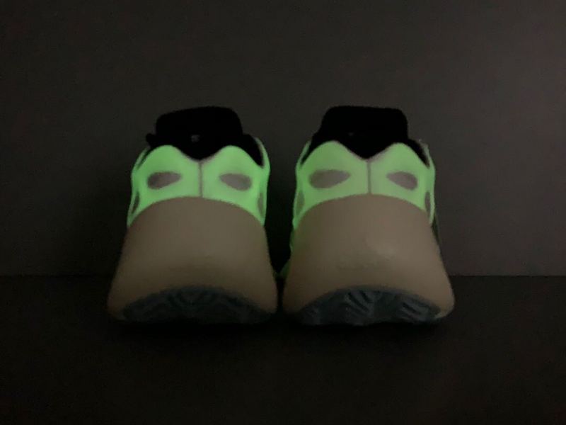 Og Yeezy Boost 700 V3 Azael Azael/Azael/Azael 35