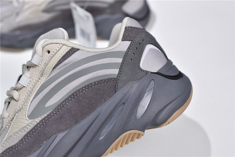 Bc Yeezy Boost 700 V2 Tephra/Tephra/Tephra 17