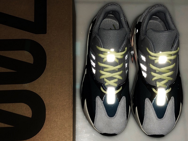 G5 Yeezy Boost 700 Wave Runner Mgsogr/Cwhite/Cblack 9