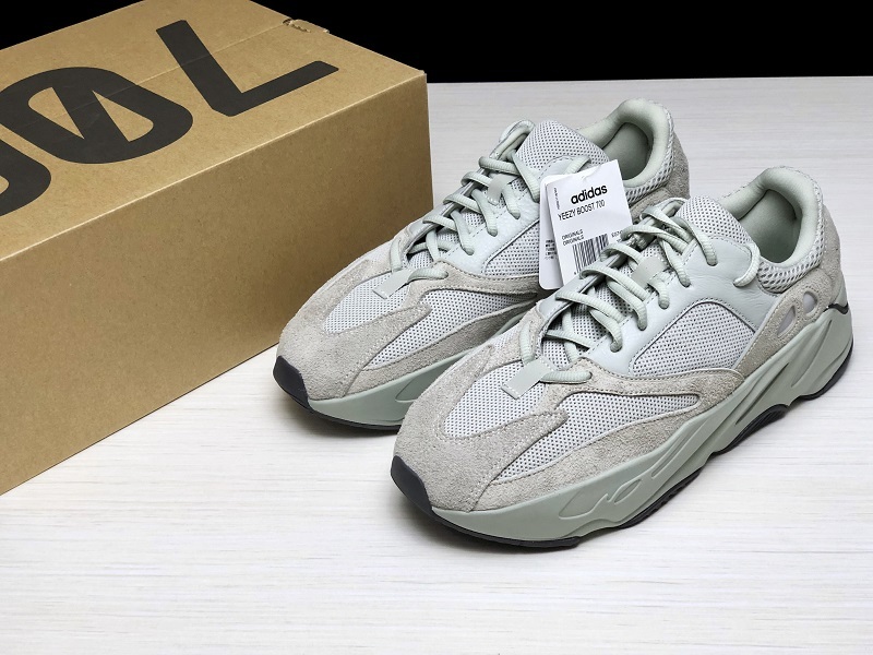 G5 Yeezy Boost 700 V2 Salt Salt/Salt 31