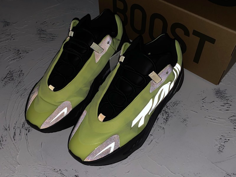 Yeezy Boost 700 Phosphor/Phosphor/Phosphor 17