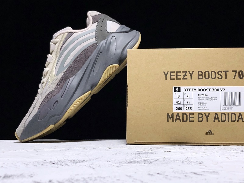 Og Yeezy Boost 700 V2 Tephra/Tephra/Tephra 9