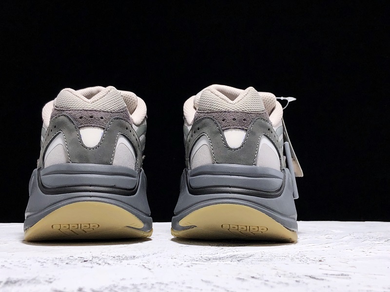 Og Yeezy Boost 700 V2 Tephra/Tephra/Tephra 17