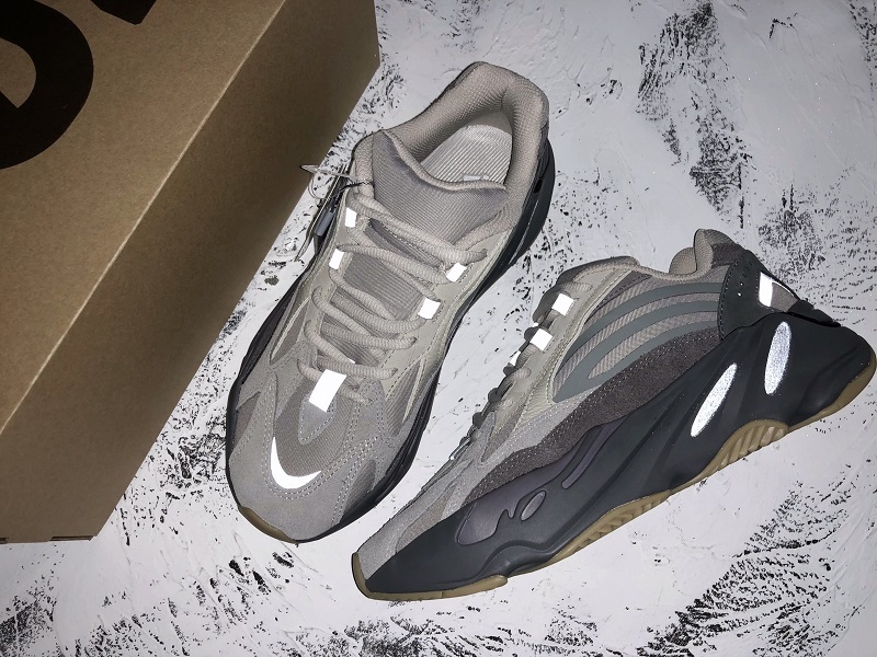 Og Yeezy Boost 700 V2 Tephra/Tephra/Tephra 35