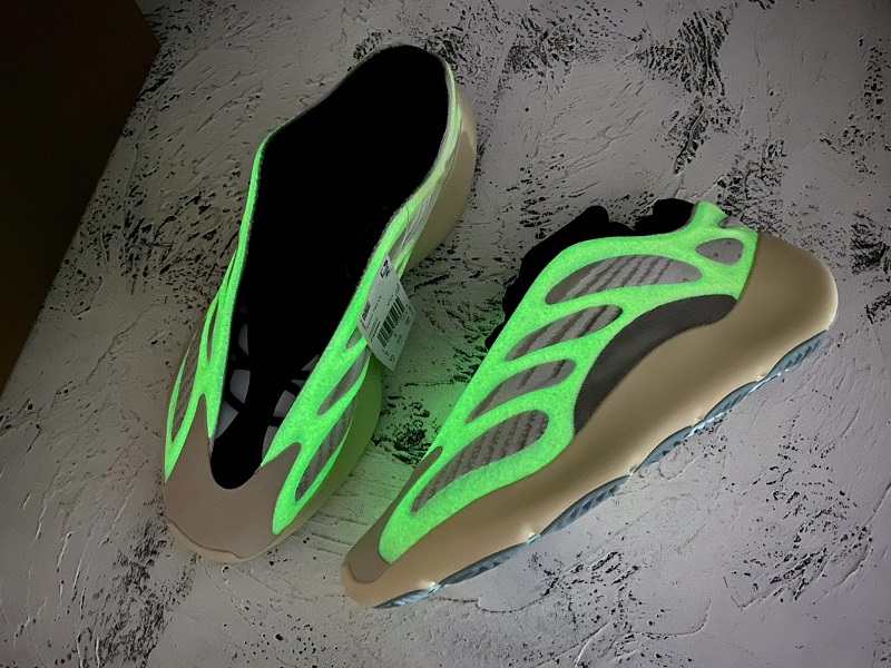 Pk Yeezy Boost 700 V3 Azael/Azael/Azael 7