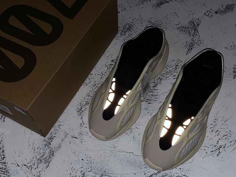 Pk Yeezy Boost 700 V3 Azael/Azael/Azael 15