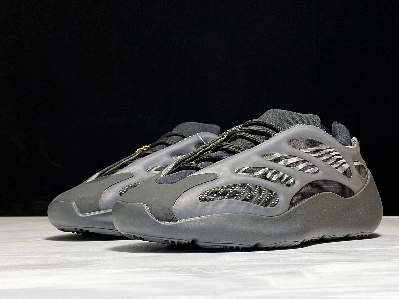 Yeezy Boost 700 V3 Alvah Grey/Black 11