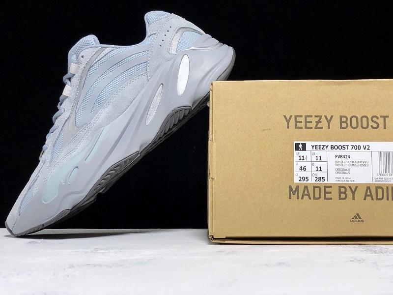 G5 Yeezy Boost 700 V2 Hospital Blue/Grey 3