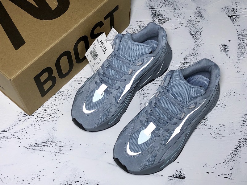 Og Yeezy Boost 700 V2 Hospital Blue/Grey 21