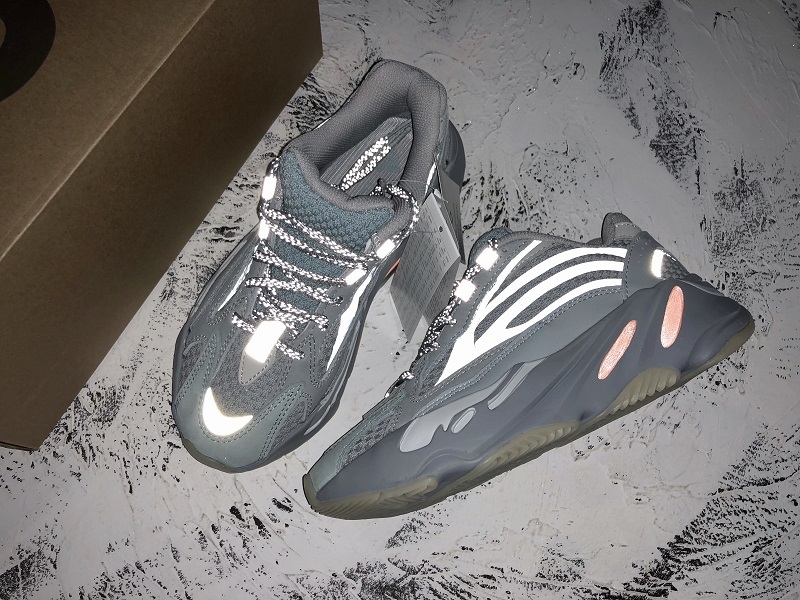 Pk Yeezy Boost 700 V2 Inertia/Inertia/Inertia 23