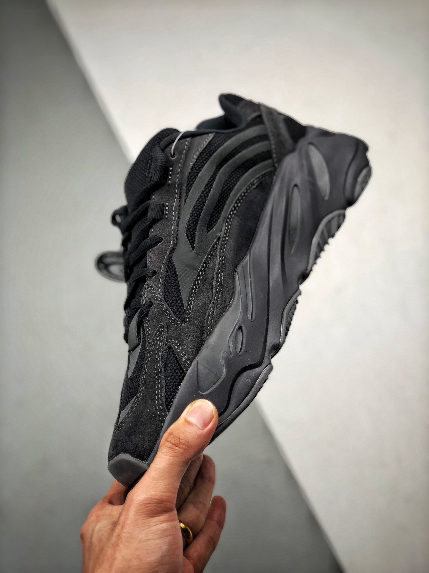 Yeezy Boost 700 V2 Vanta Core Black/Core Black 5