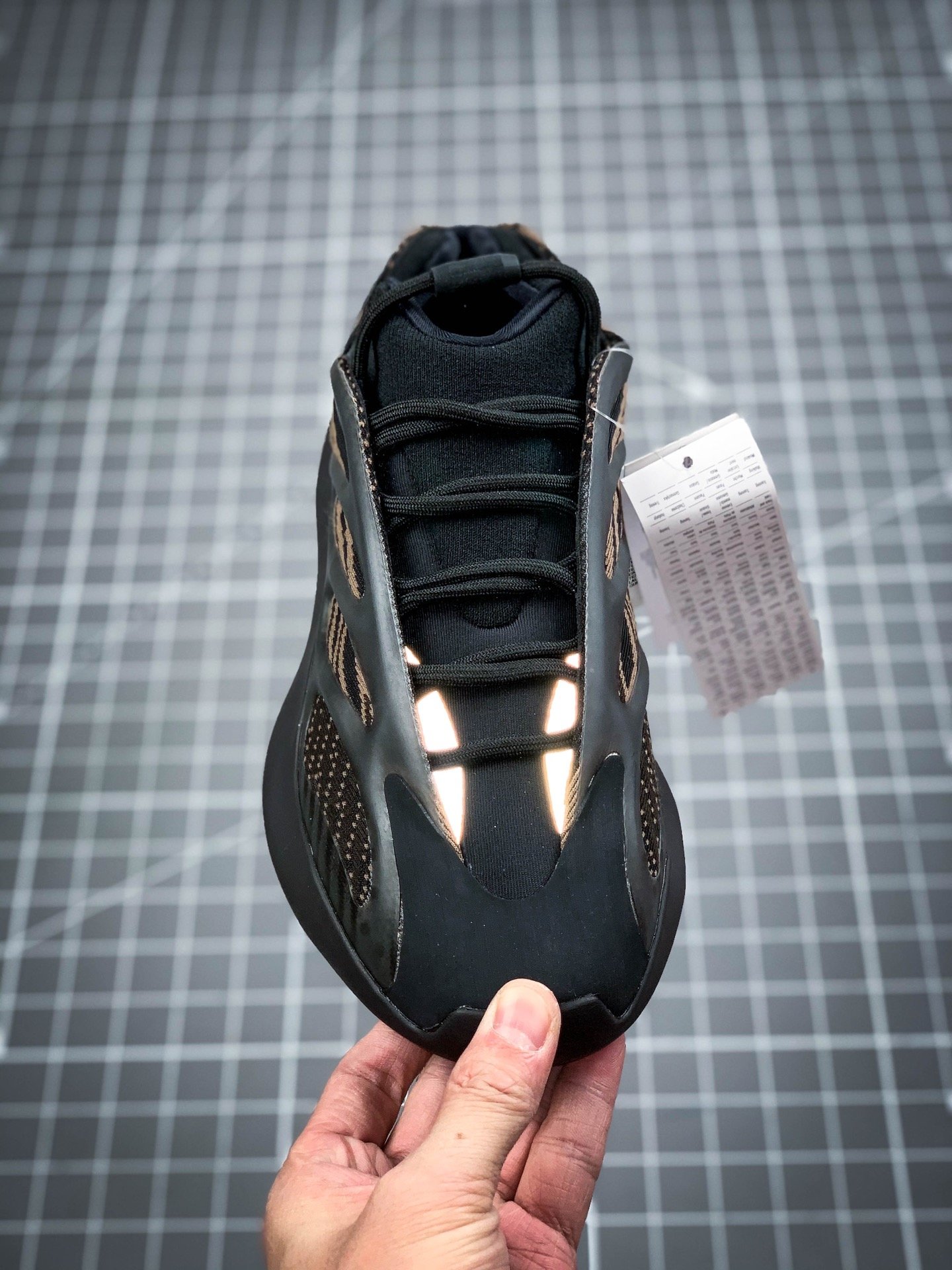 Pk Yeezy 700 V3 Core Black/Core Black/Khaki 9