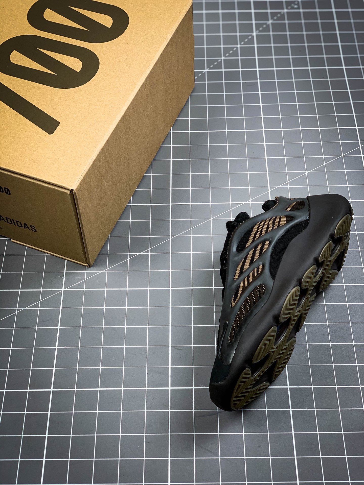 Pk Yeezy 700 V3 Core Black/Core Black/Khaki 15