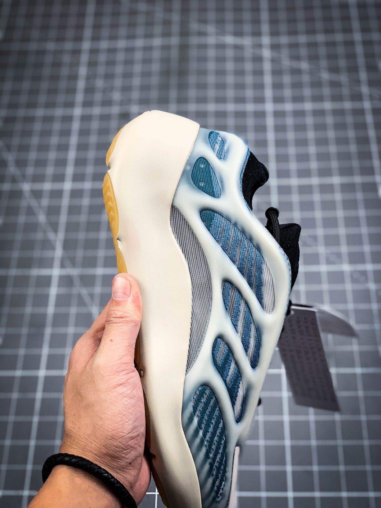 Yeezy 700 V3 Kyanite Cloud White/Core Black/Blue 15