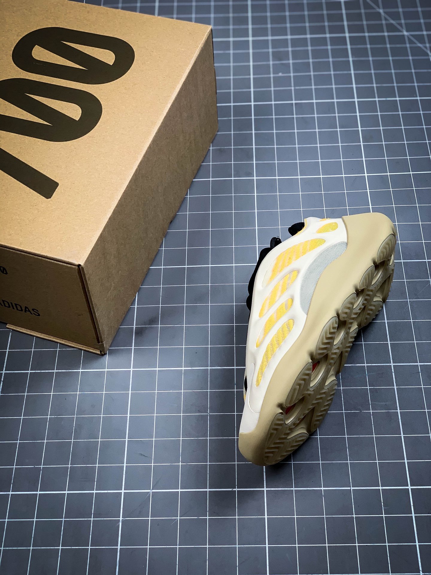 Yeezy 700 V3 Srphym Beige/Black/Yellow 15