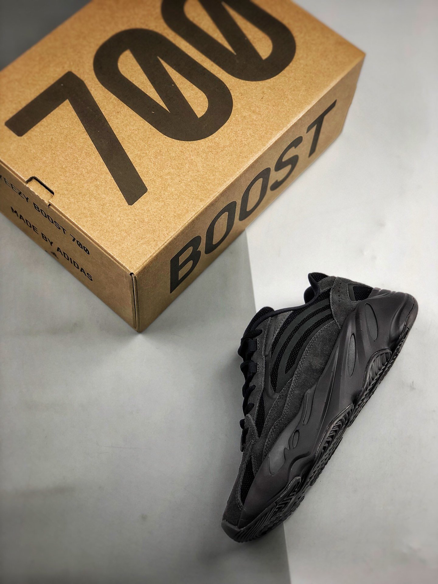 Og Yeezy Boost 700 V2 Vanta Vanta/Vanta 11