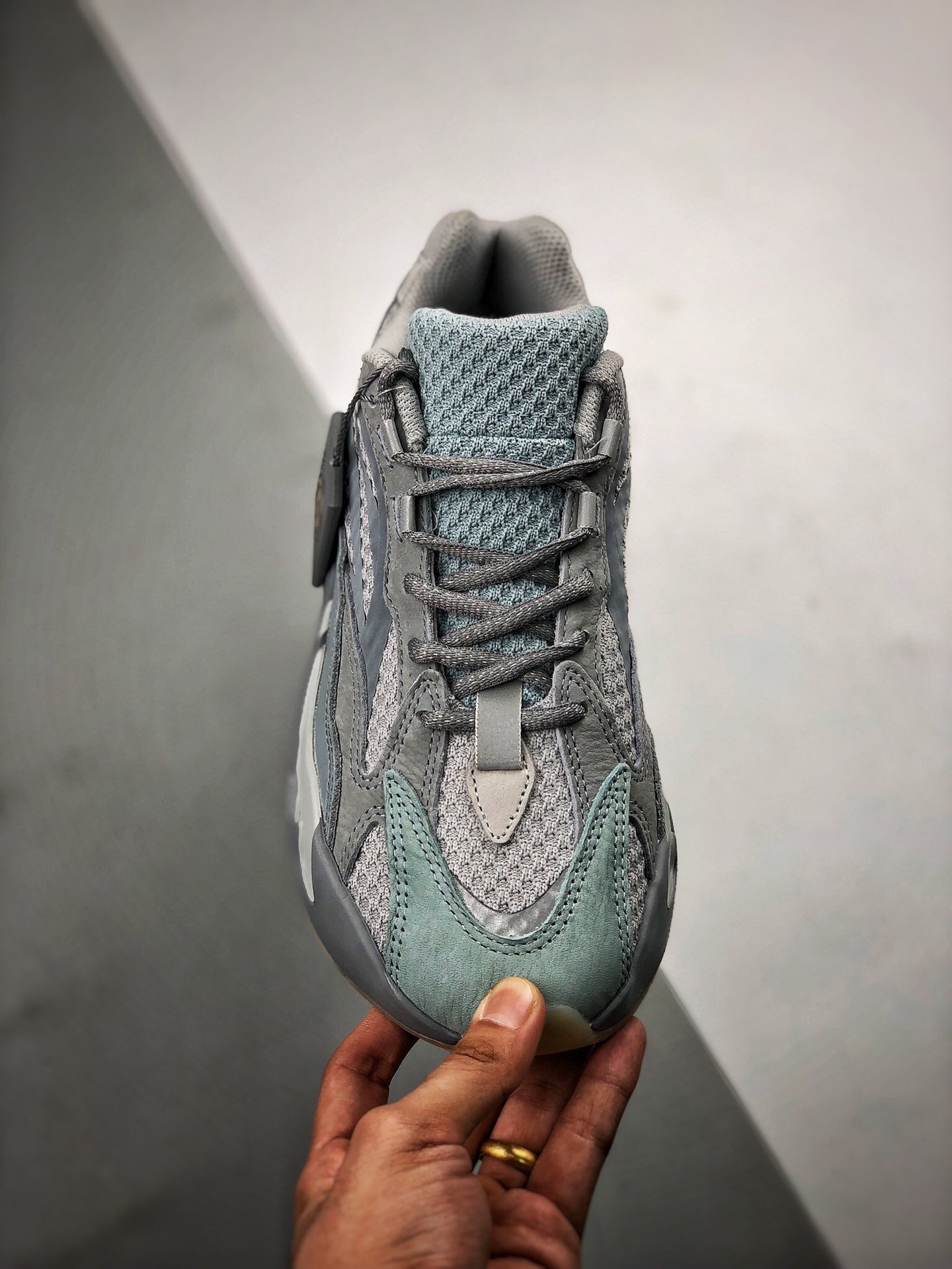 Og Yeezy Boost 700 V2 Inertia/Inertia/Inertia 5