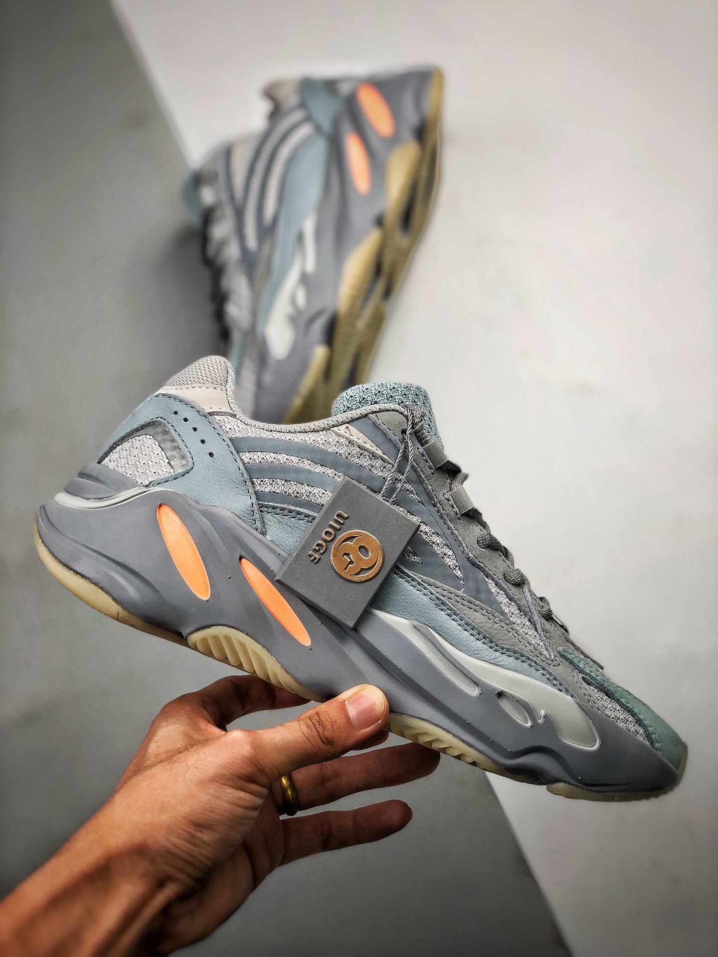 Og Yeezy Boost 700 V2 Inertia/Inertia/Inertia 9