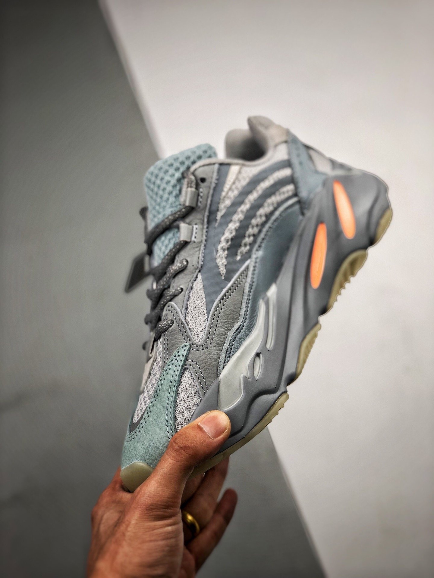 Og Yeezy Boost 700 V2 Inertia/Inertia/Inertia 11