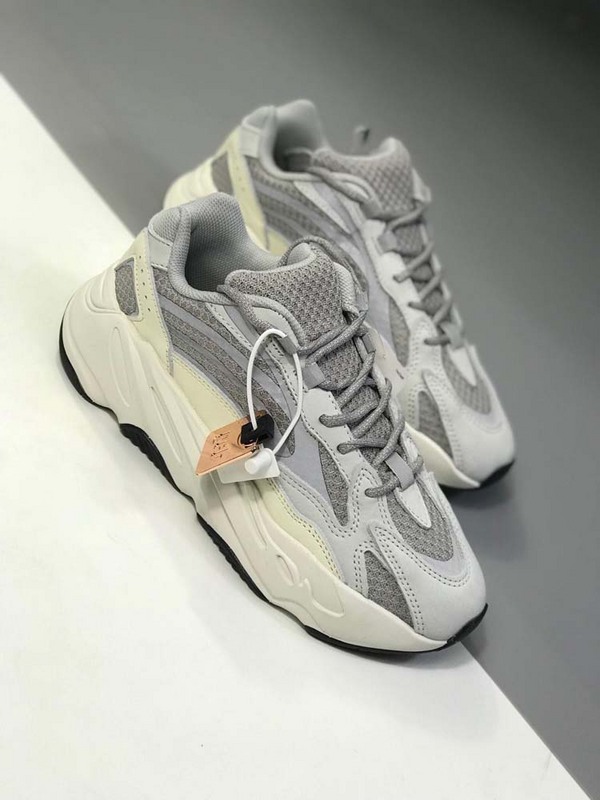 Get Yeezy Boost 700 V2 Static/Static/Static 29