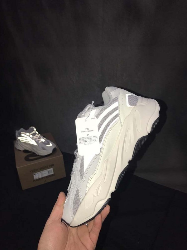 Get Yeezy Boost 700 V2 Static/Static/Static 33